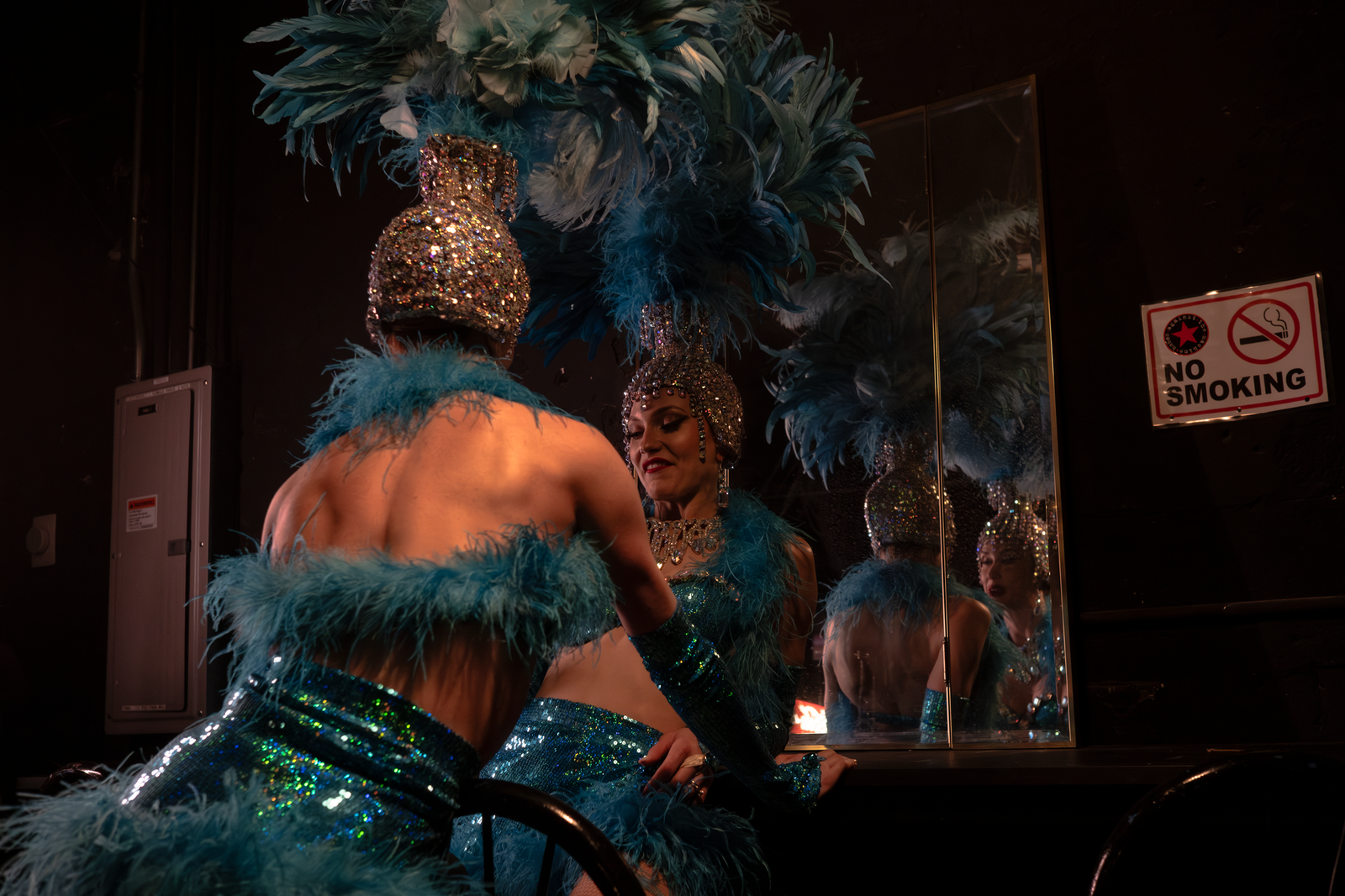 Love & War: First Look of Alia Bhatt Revealed in a Glamorous Cabaret-Inspired Avatar